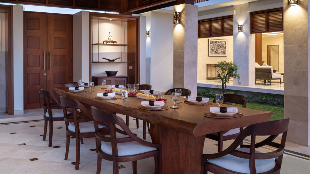 Villa Kailasha - formal dinner setup